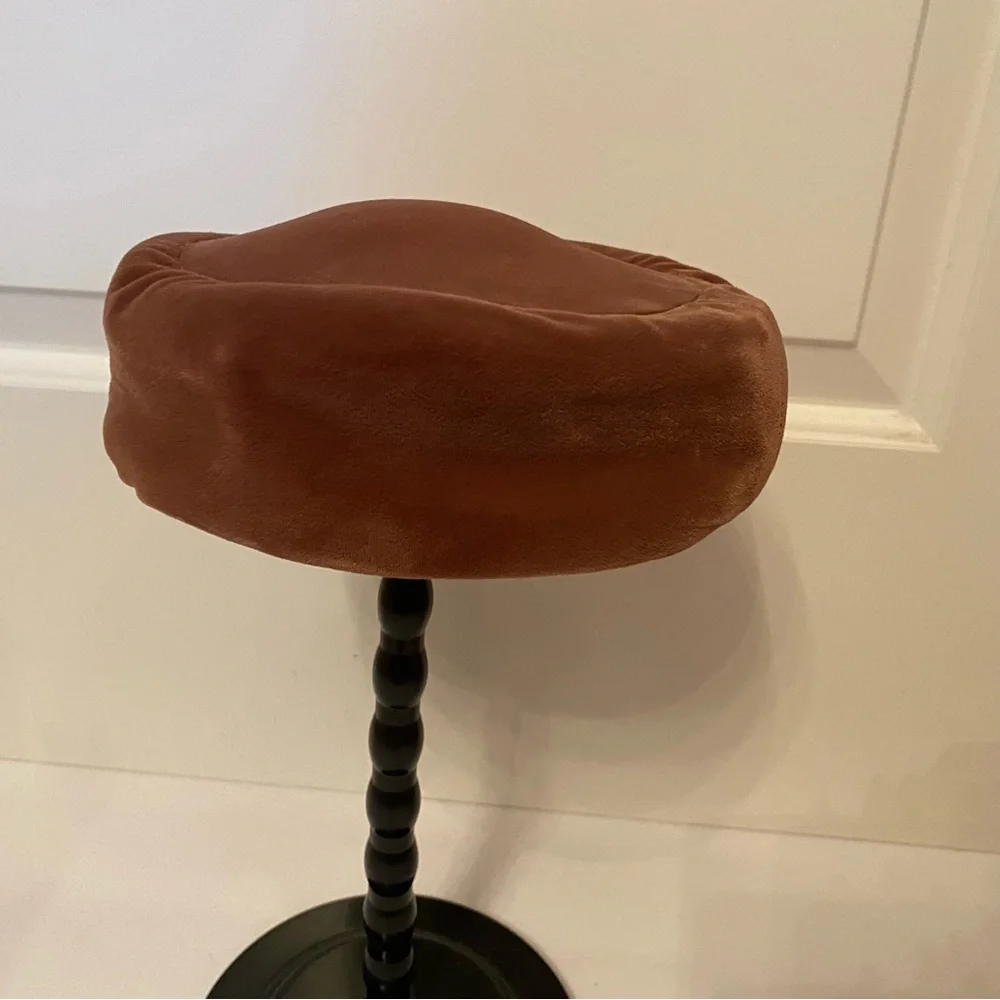 MADCAPS VINTAGE HAT PILLBOX BROWN PLUSH VELOUR FEEL ONE SIZE OS CHURCH MOB WIFE